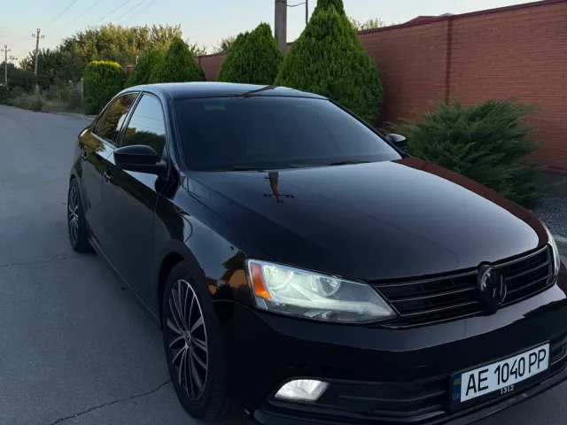 Volkswagen Jetta - фото 4