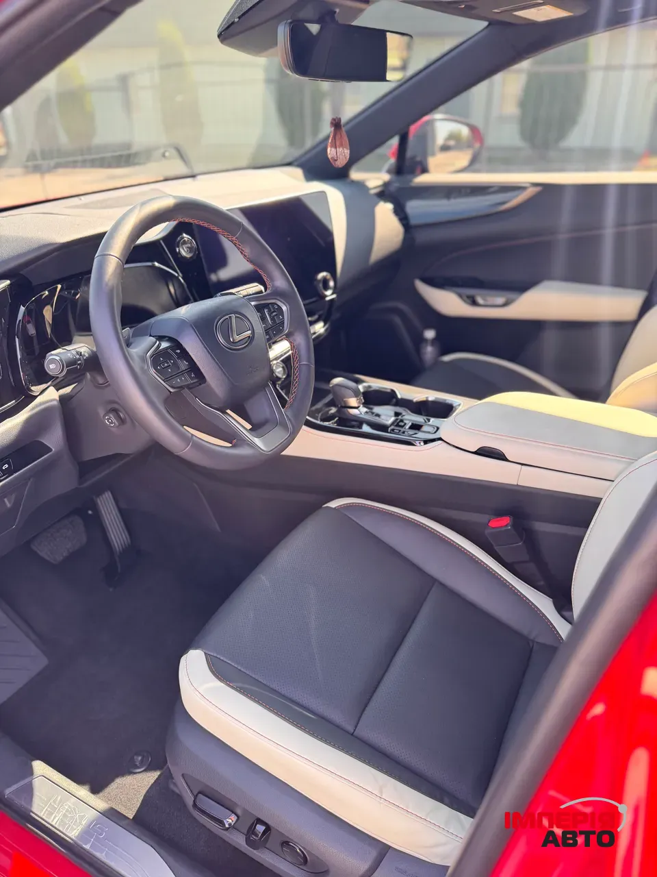 Lexus NX - фото 10