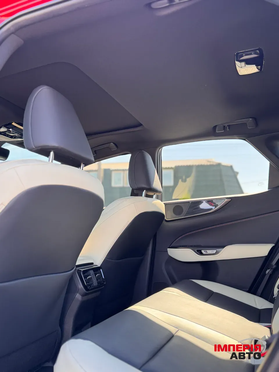 Lexus NX - фото 15