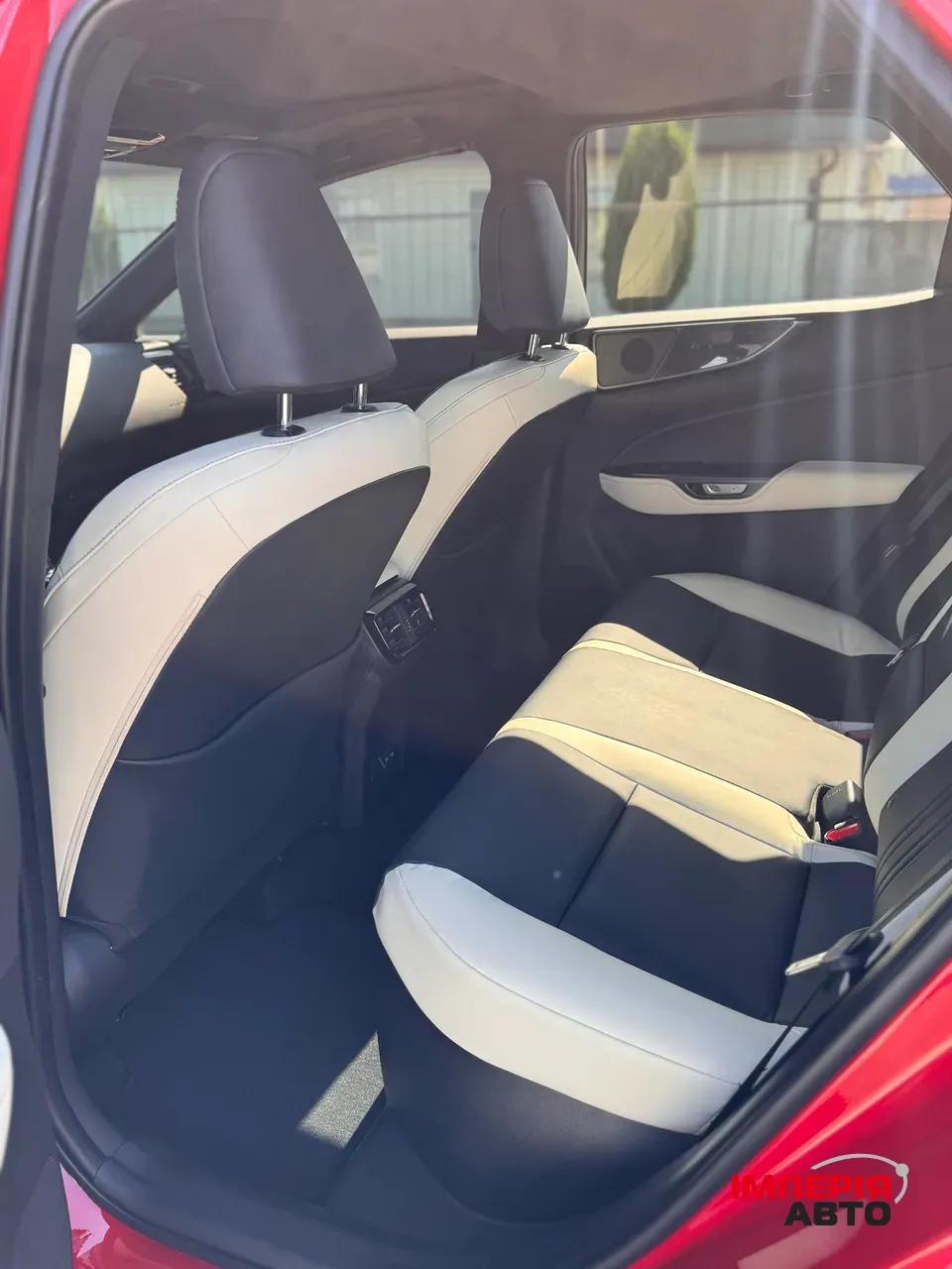 Lexus NX - фото 8