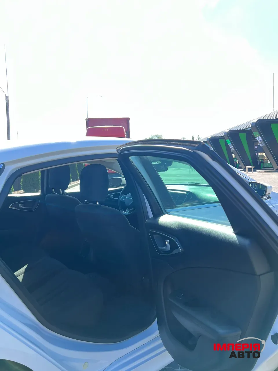 Chrysler 200 - фото 7