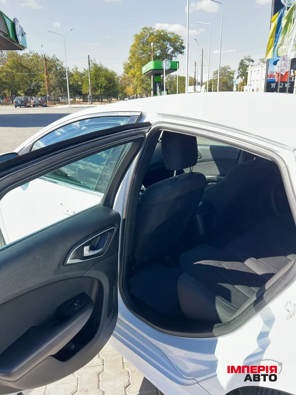 Chrysler 200 - фото 11