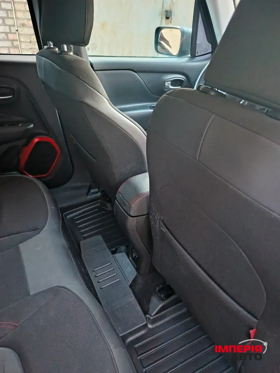 Jeep Renegade - фото 19