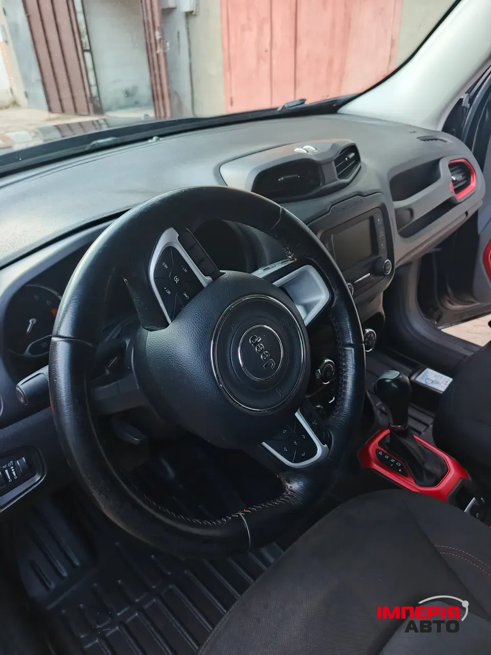 Jeep Renegade - фото 17