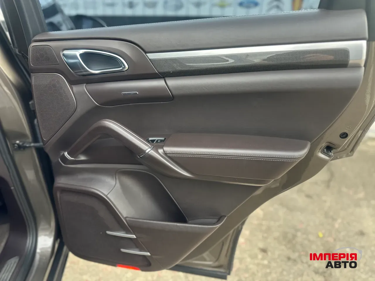 Porsche Cayenne - фото 12