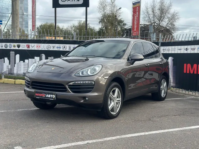 Porsche Cayenne - фото 1