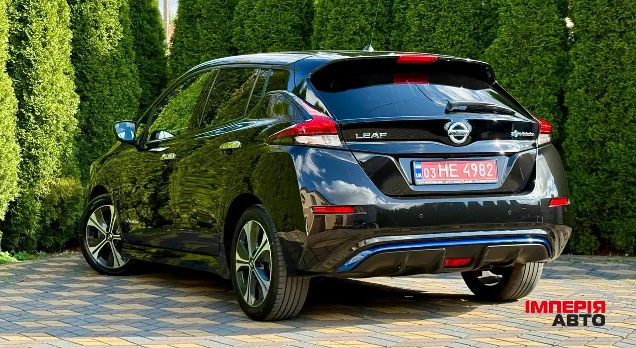 Nissan Leaf - фото 11