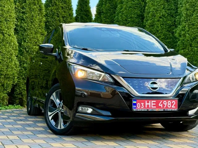 Nissan Leaf - фото 1