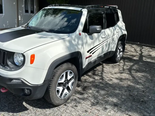 Jeep Renegade - фото 3