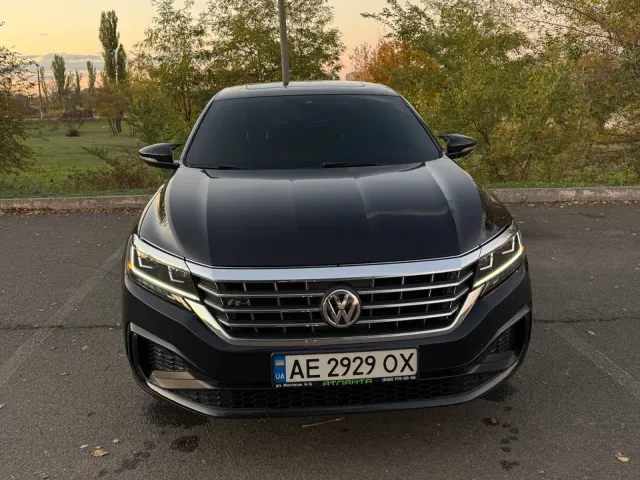 Volkswagen Passat (North America and China) - фото 1