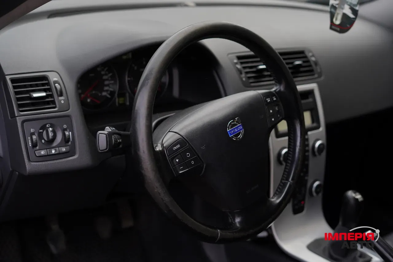 Volvo V50 - фото 16