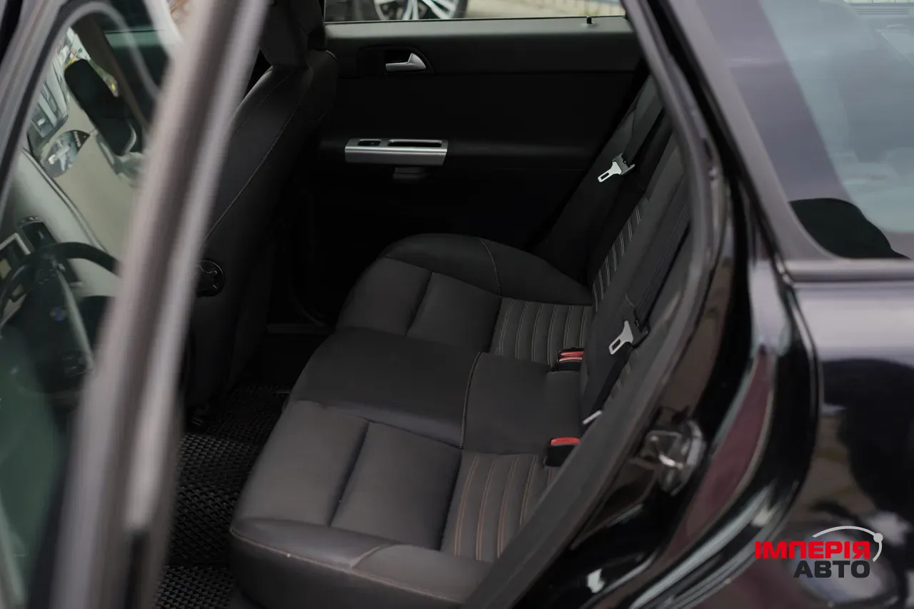 Volvo V50 - фото 14