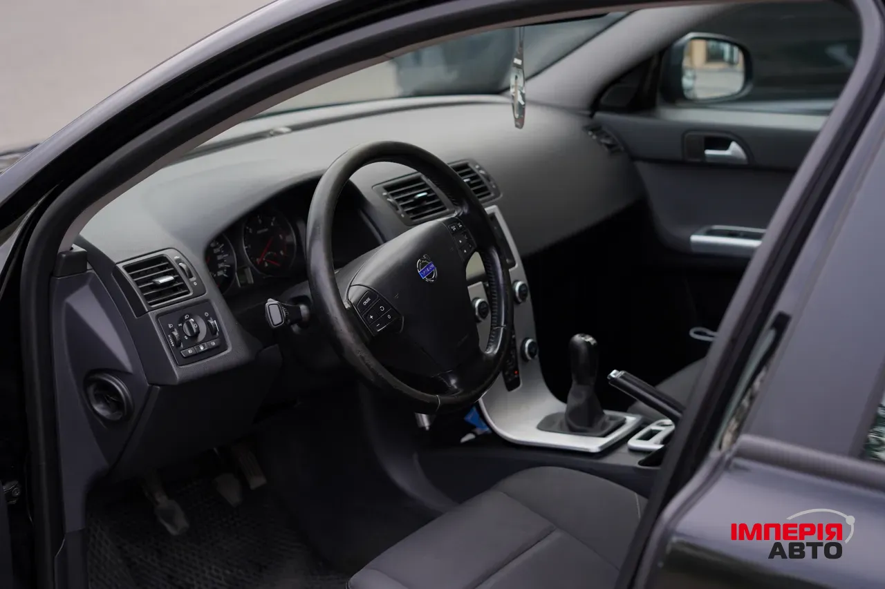 Volvo V50 - фото 15