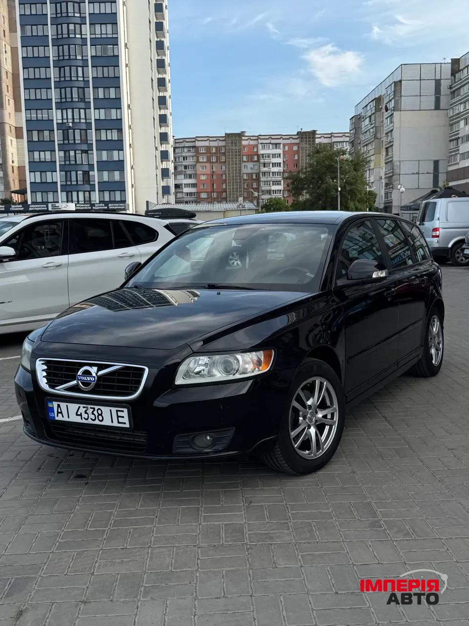 Volvo V50 - фото 1