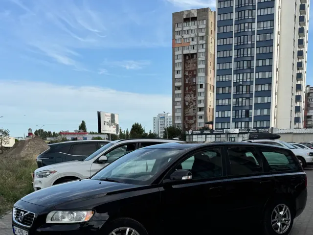 Volvo V50 - фото 3