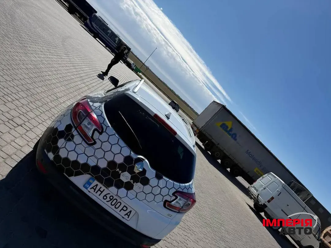 Renault Megane - фото 13