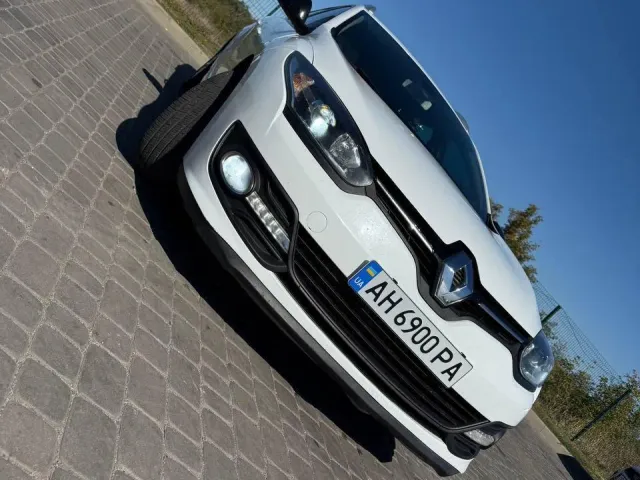 Renault Megane - фото 2