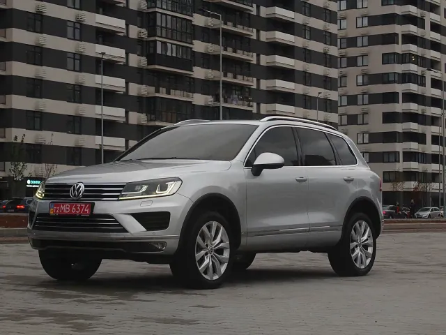 Volkswagen Touareg - фото 3