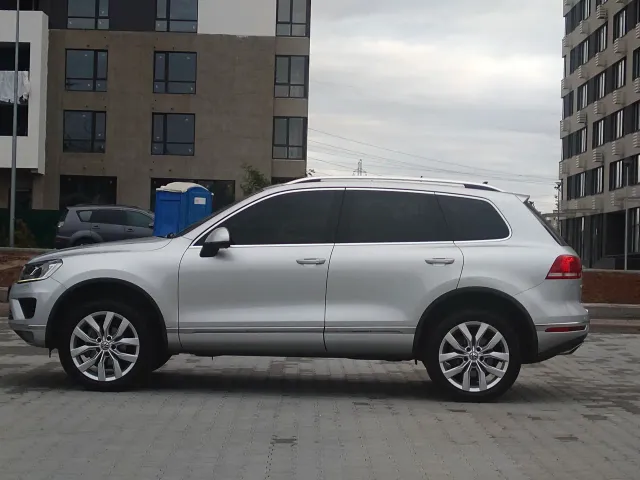 Volkswagen Touareg - фото 4