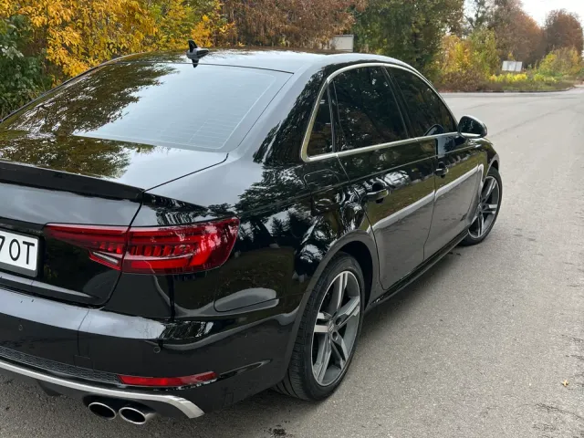 Audi S4 - фото 2