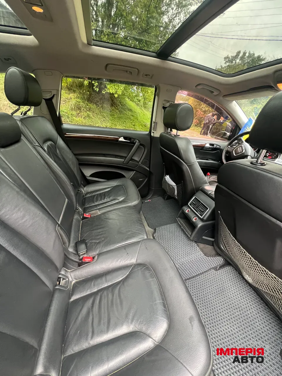 Audi Q7 - фото 14