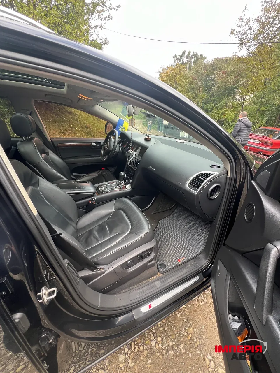 Audi Q7 - фото 12