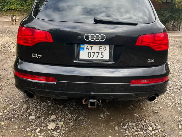 Audi Q7 - фото 2