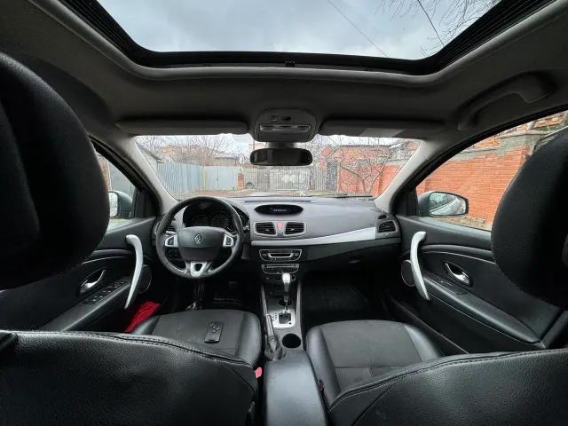 Renault Megane - фото 2