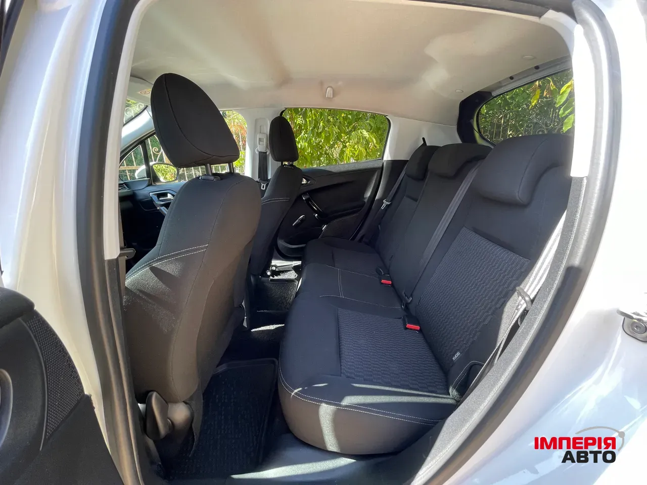 Peugeot 208 - фото 16