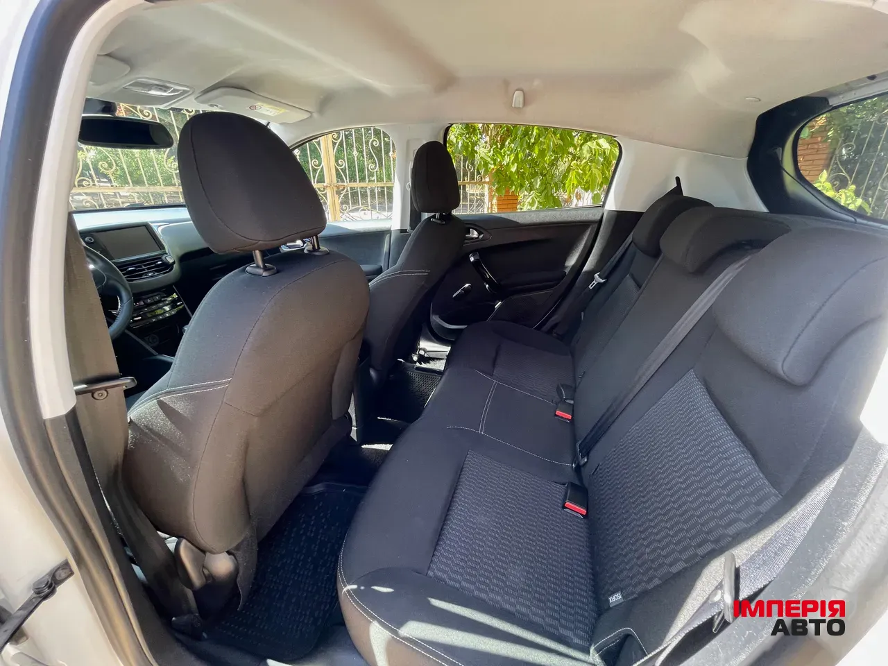 Peugeot 208 - фото 17