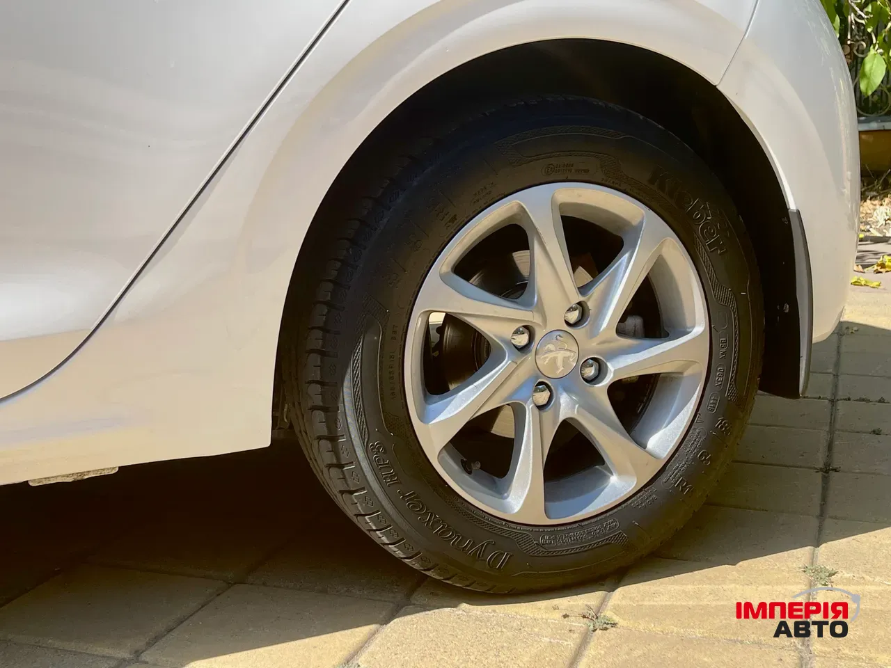 Peugeot 208 - фото 10