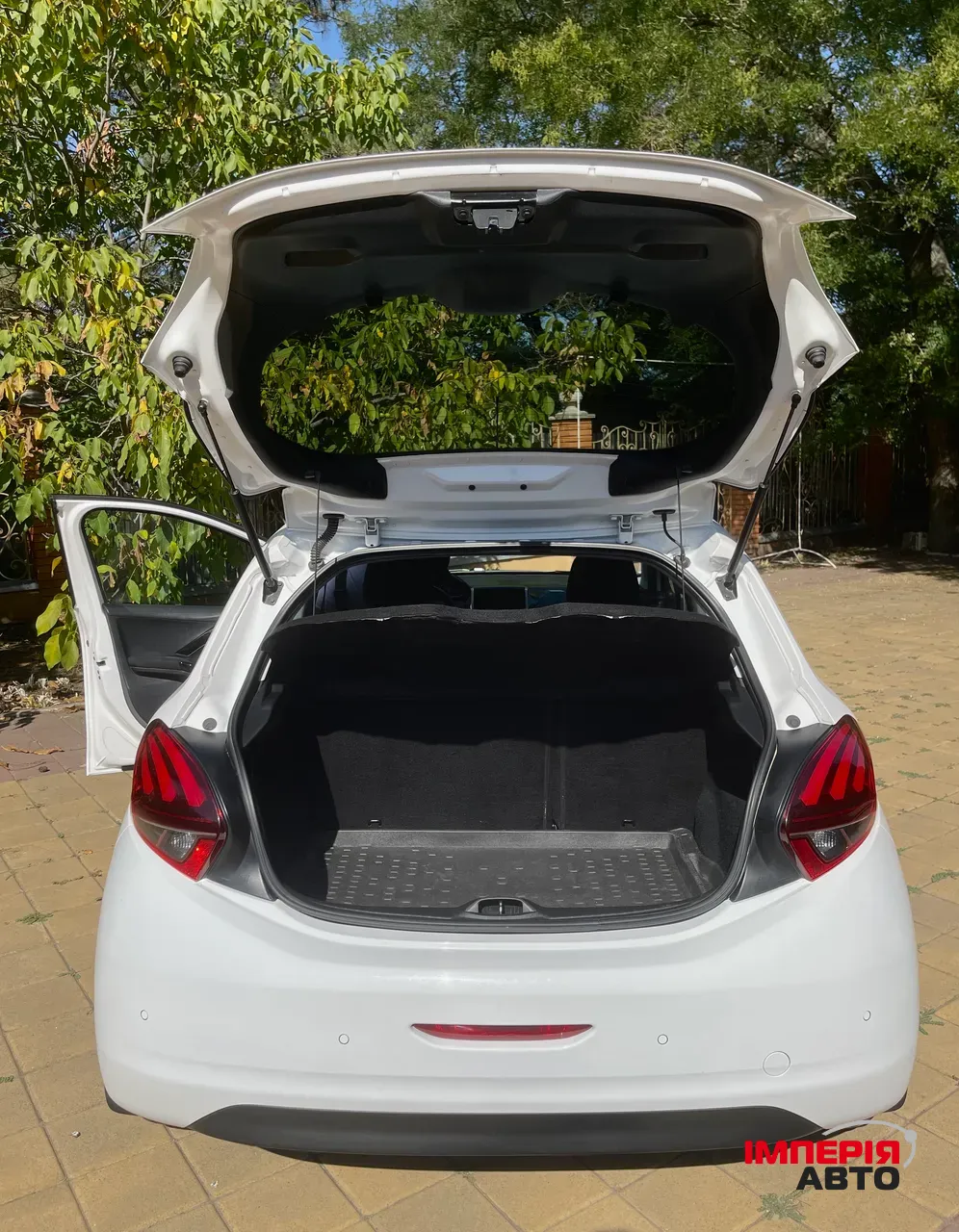 Peugeot 208 - фото 18