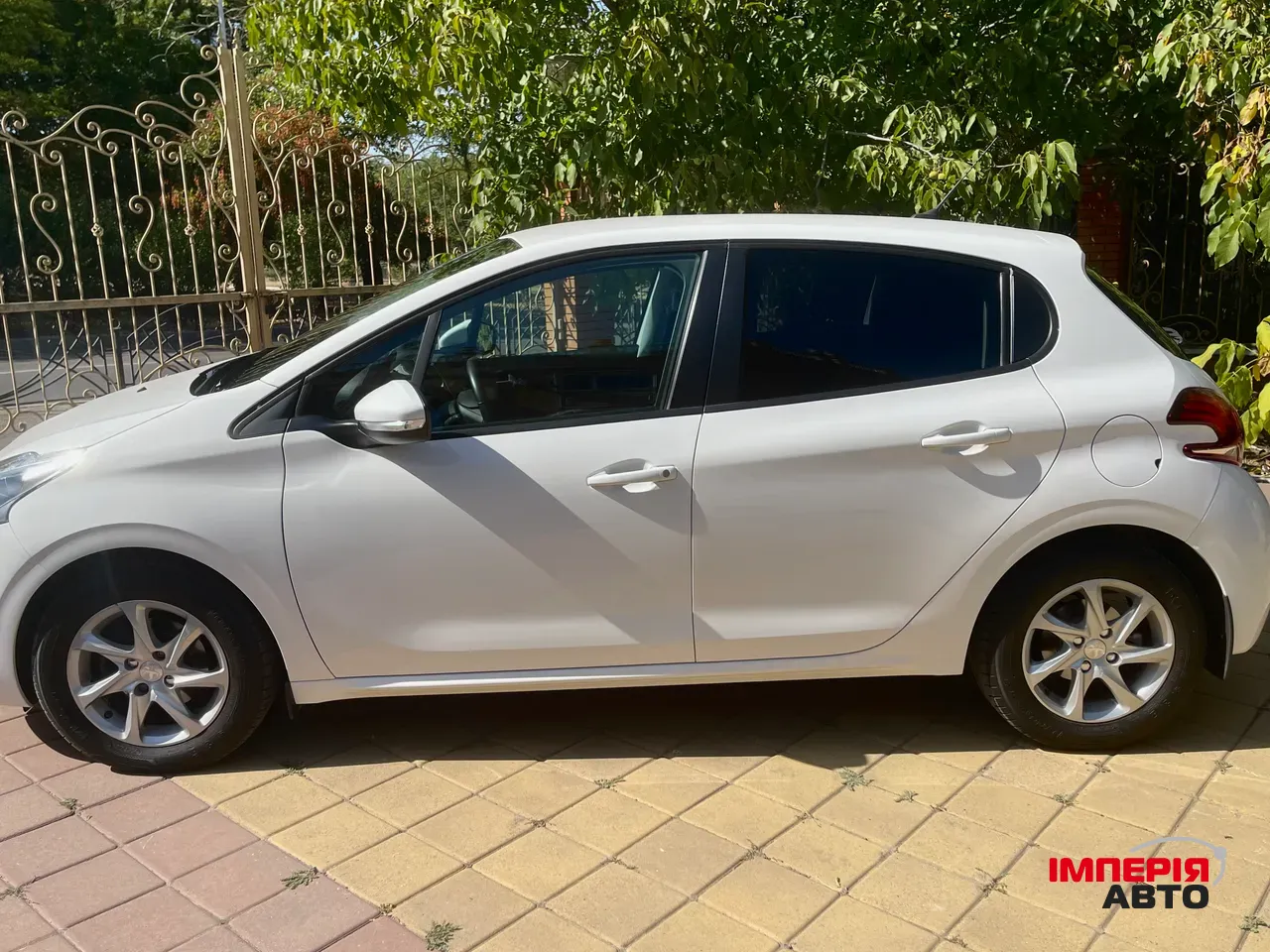 Peugeot 208 - фото 3