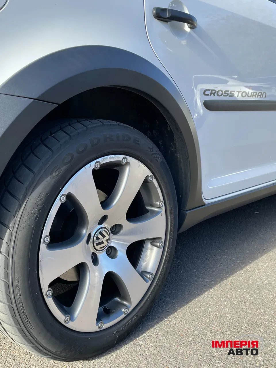 Volkswagen Touran - фото 10