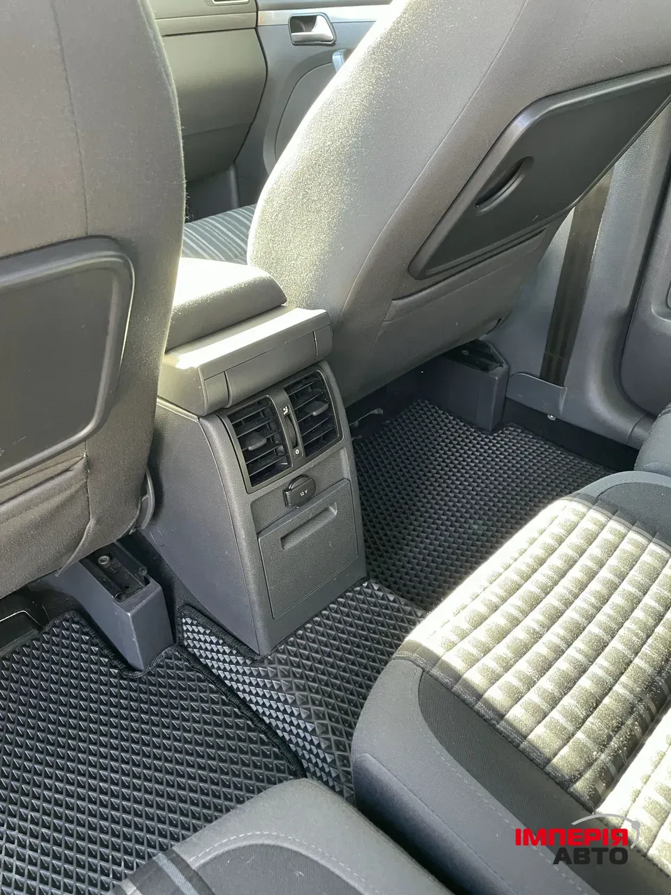 Volkswagen Touran - фото 19