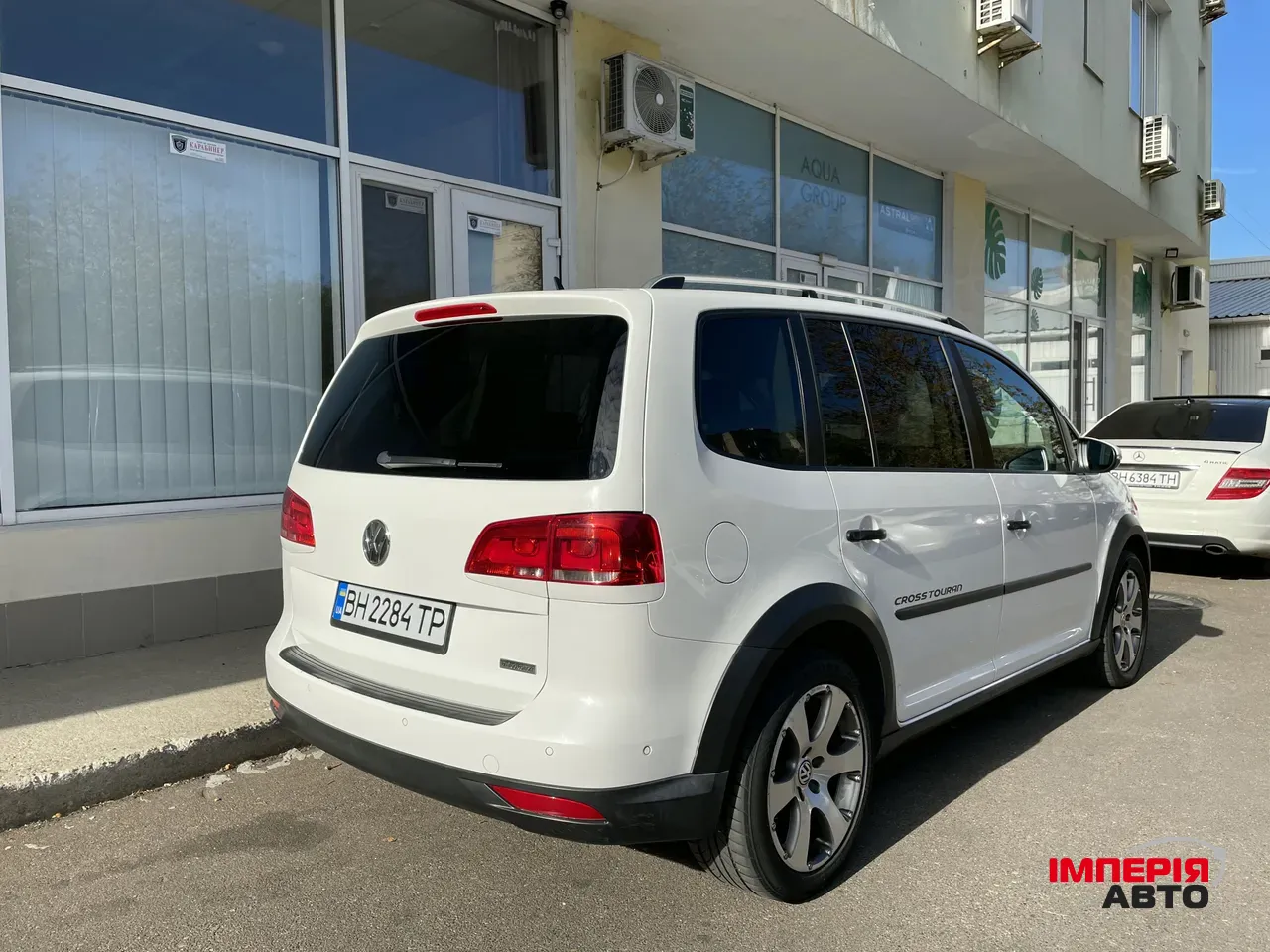 Volkswagen Touran - фото 4