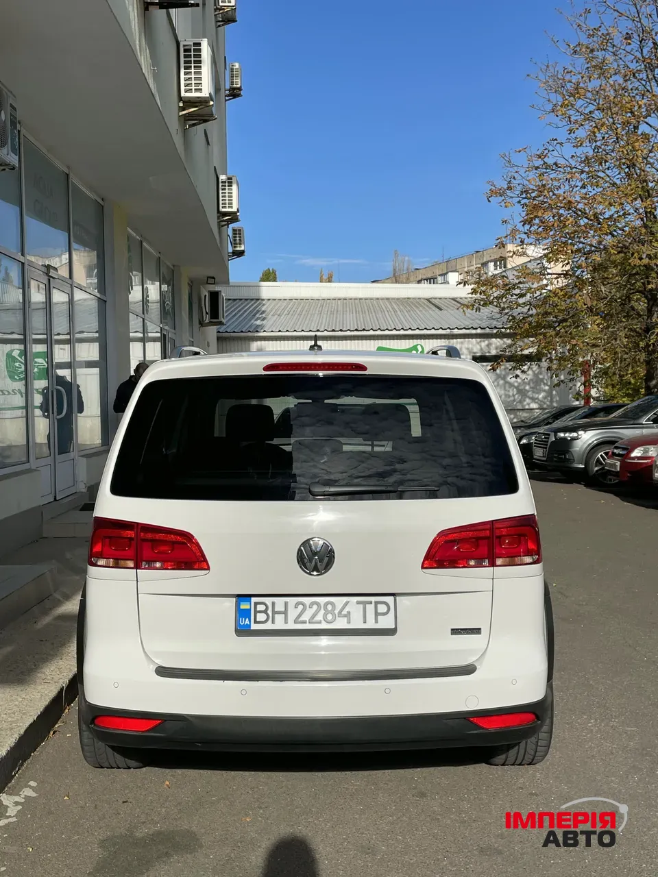 Volkswagen Touran - фото 8
