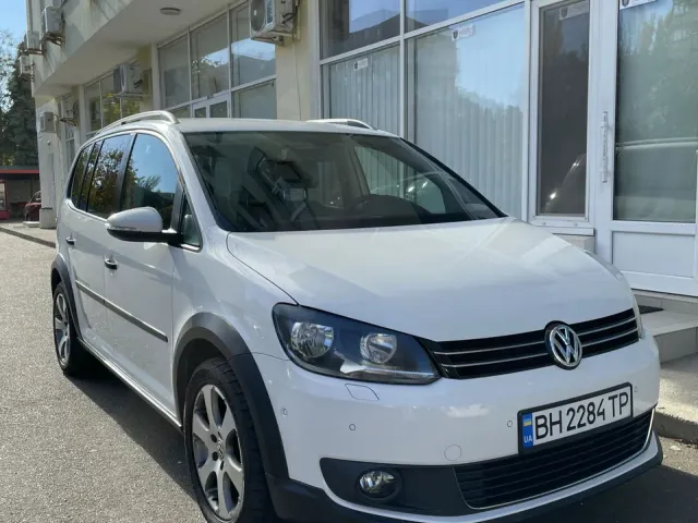 Volkswagen Touran - фото 3