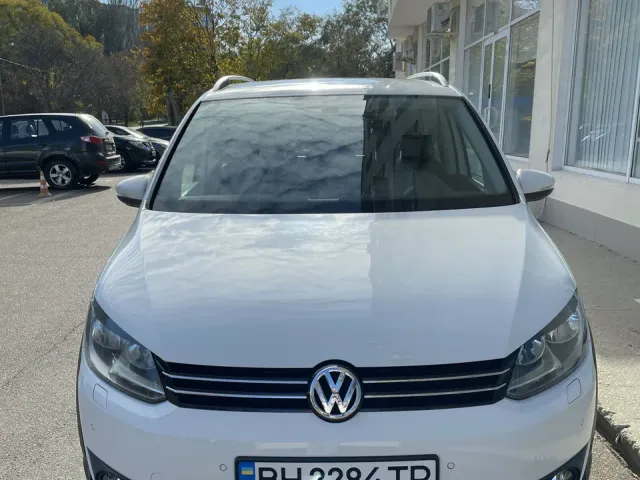 Volkswagen Touran - фото 2