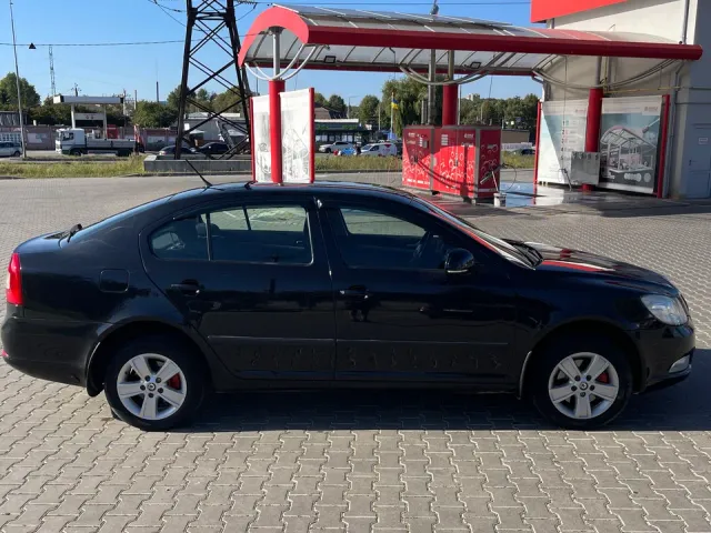 Skoda Octavia - фото 3