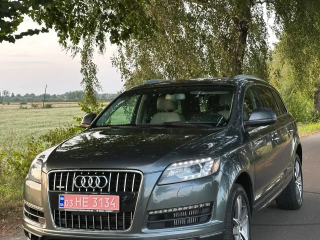 Audi Q7 - фото 1
