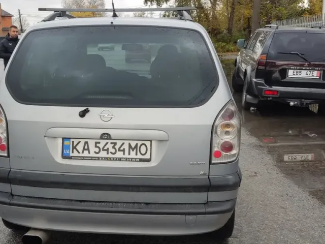 Opel Zafira - фото 2