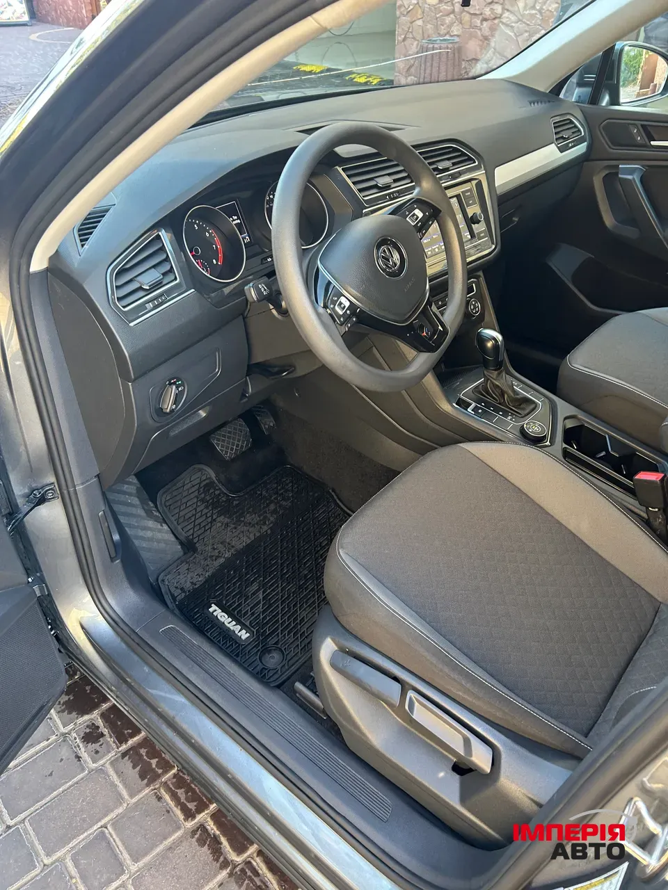 Volkswagen Tiguan - фото 4