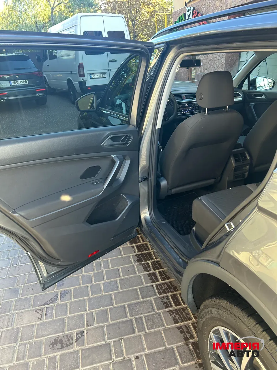 Volkswagen Tiguan - фото 9