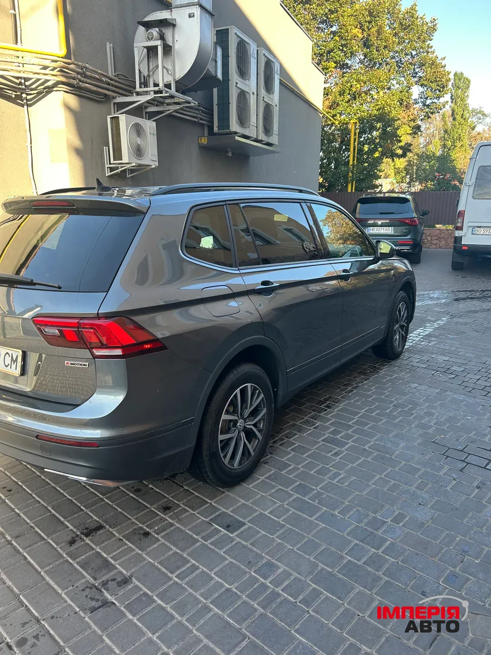 Volkswagen Tiguan - фото 2