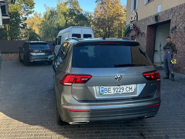 Volkswagen Tiguan - фото 5