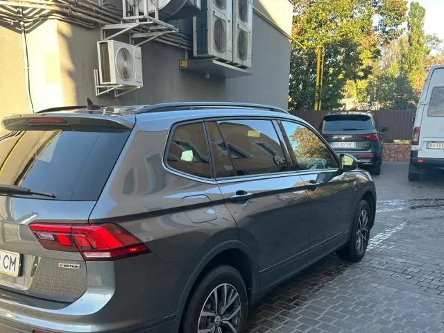 Volkswagen Tiguan - фото 2