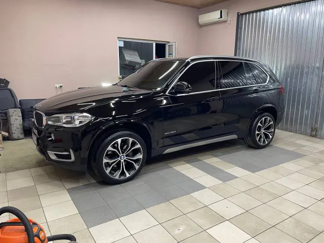 BMW X5 - фото 1