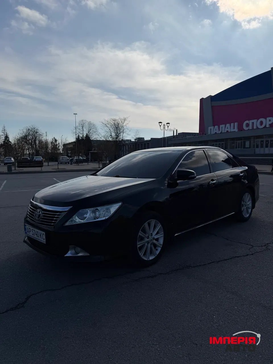 Toyota Camry - фото 2