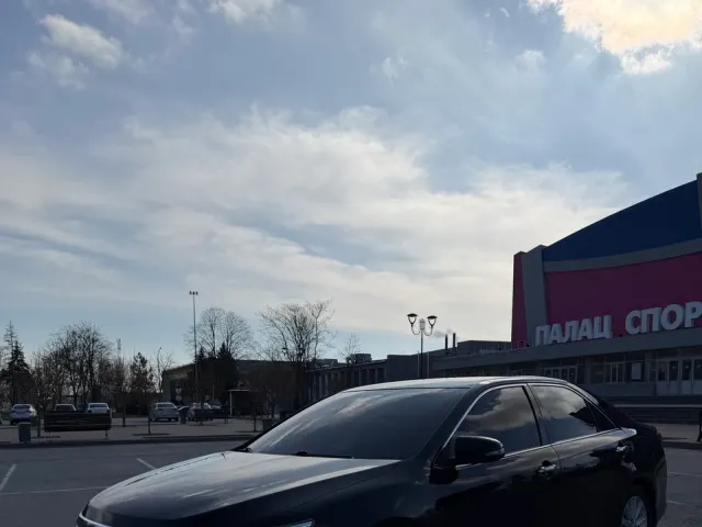 Toyota Camry - фото 2